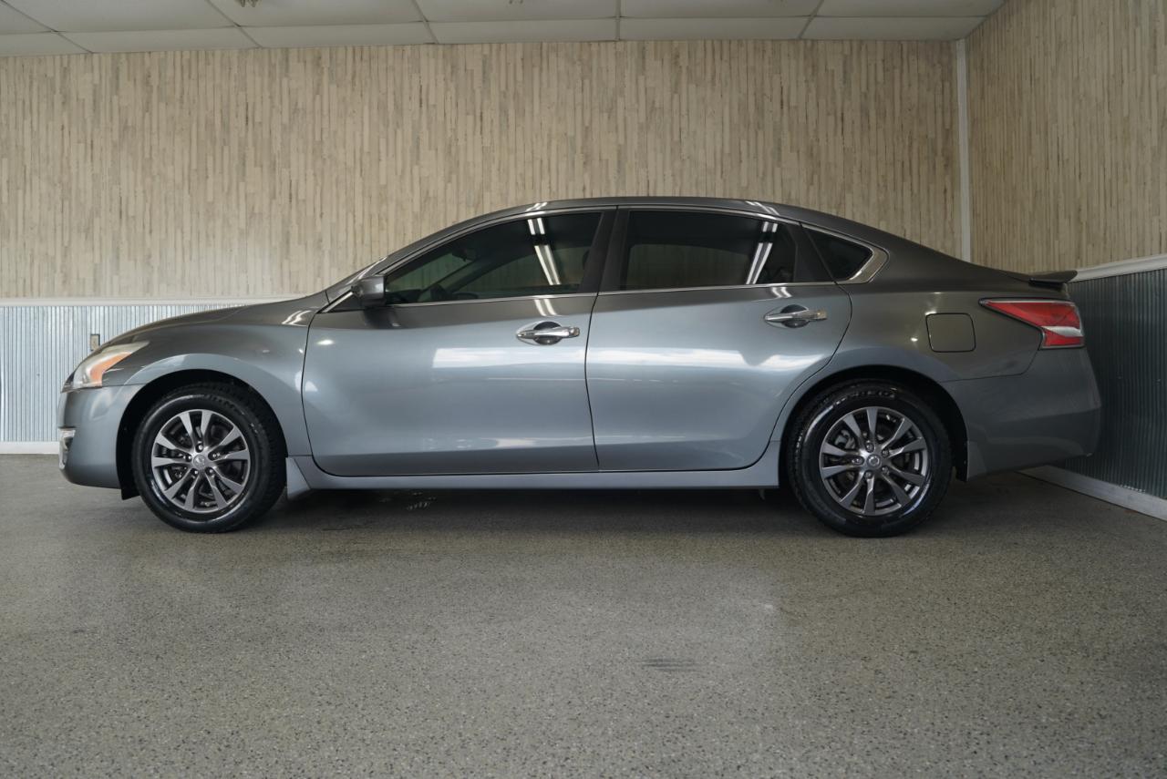 Nissan Altima 4dr Sdn I4 2.5 S 2015