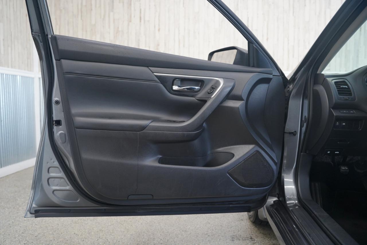 Nissan Altima 4dr Sdn I4 2.5 S 2015