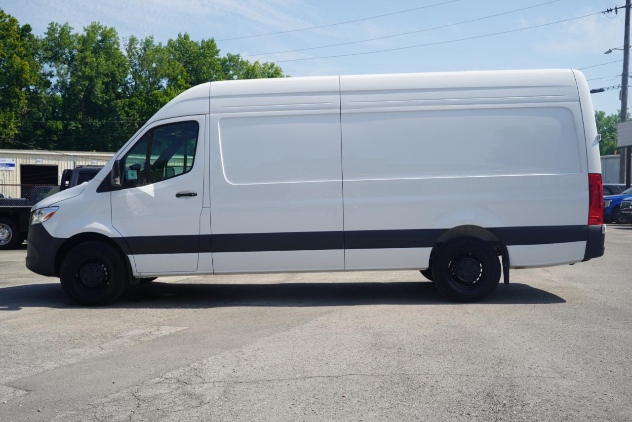Mercedes-Benz Sprinter Cargo Van 2500 High Roof I4 Diesel 170" RWD 2025