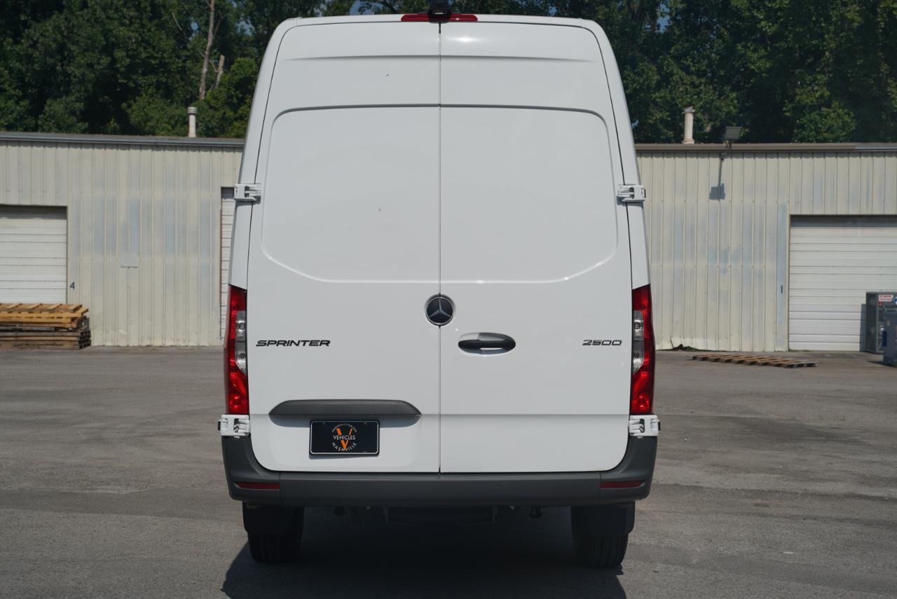 Mercedes-Benz Sprinter Cargo Van 2500 High Roof I4 Diesel 170" RWD 2025