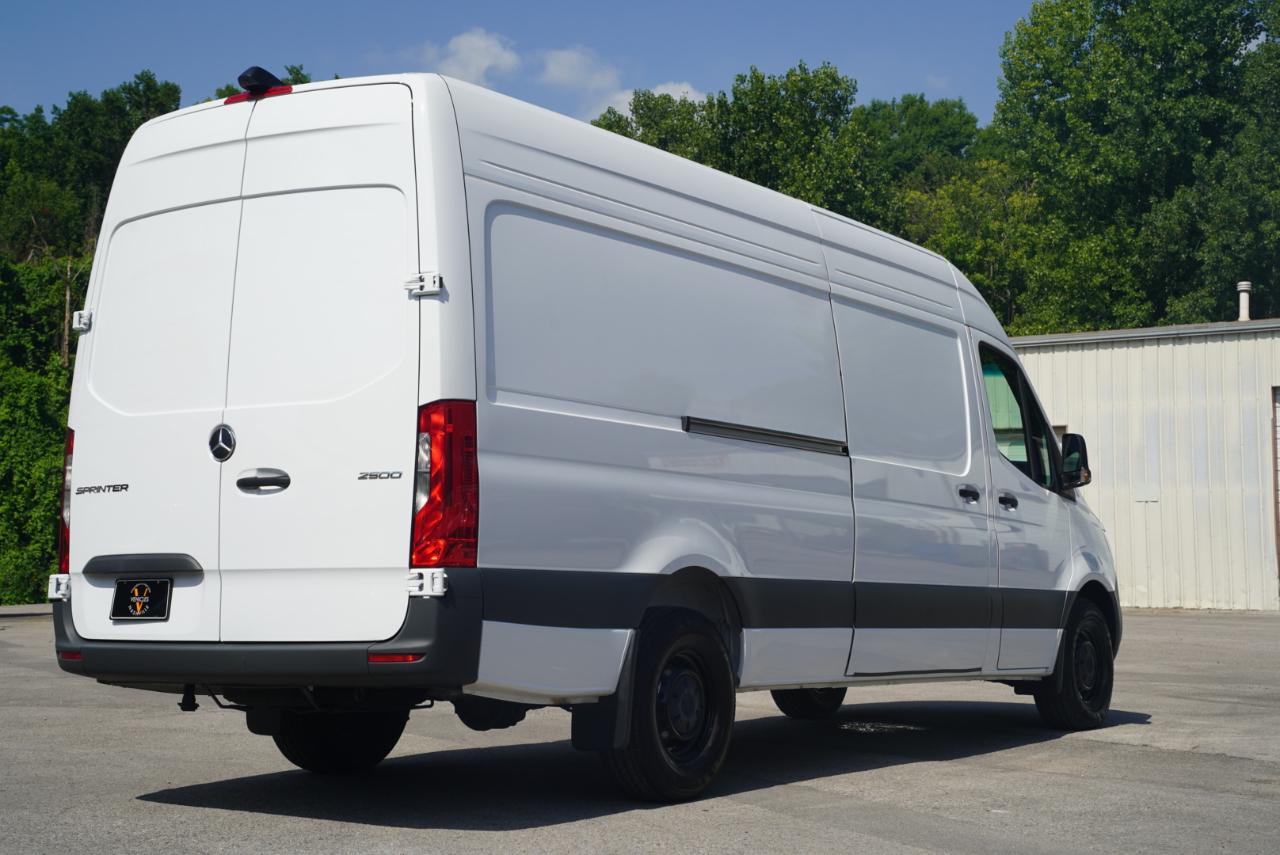 Mercedes-Benz Sprinter Cargo Van 2500 High Roof I4 Diesel 170" RWD 2025