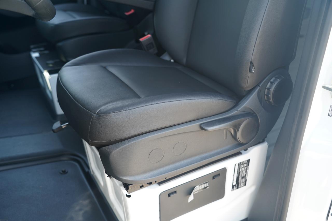 Mercedes-Benz Sprinter Cargo Van 2500 High Roof I4 Diesel 170" RWD 2025