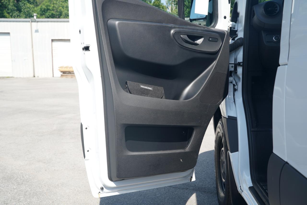 Mercedes-Benz Sprinter Cargo Van 2500 High Roof I4 Diesel 170" RWD 2025