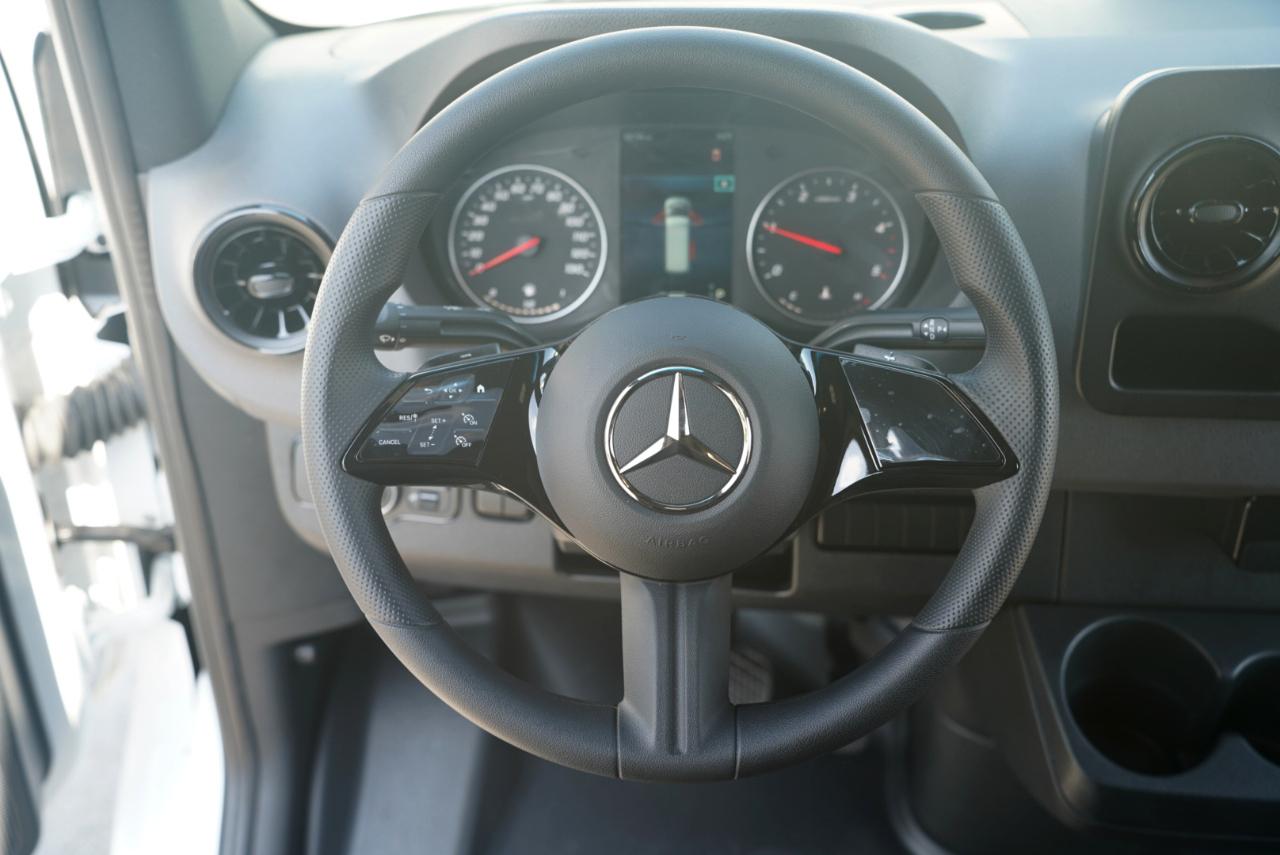 Mercedes-Benz Sprinter Cargo Van 2500 High Roof I4 Diesel 170" RWD 2025