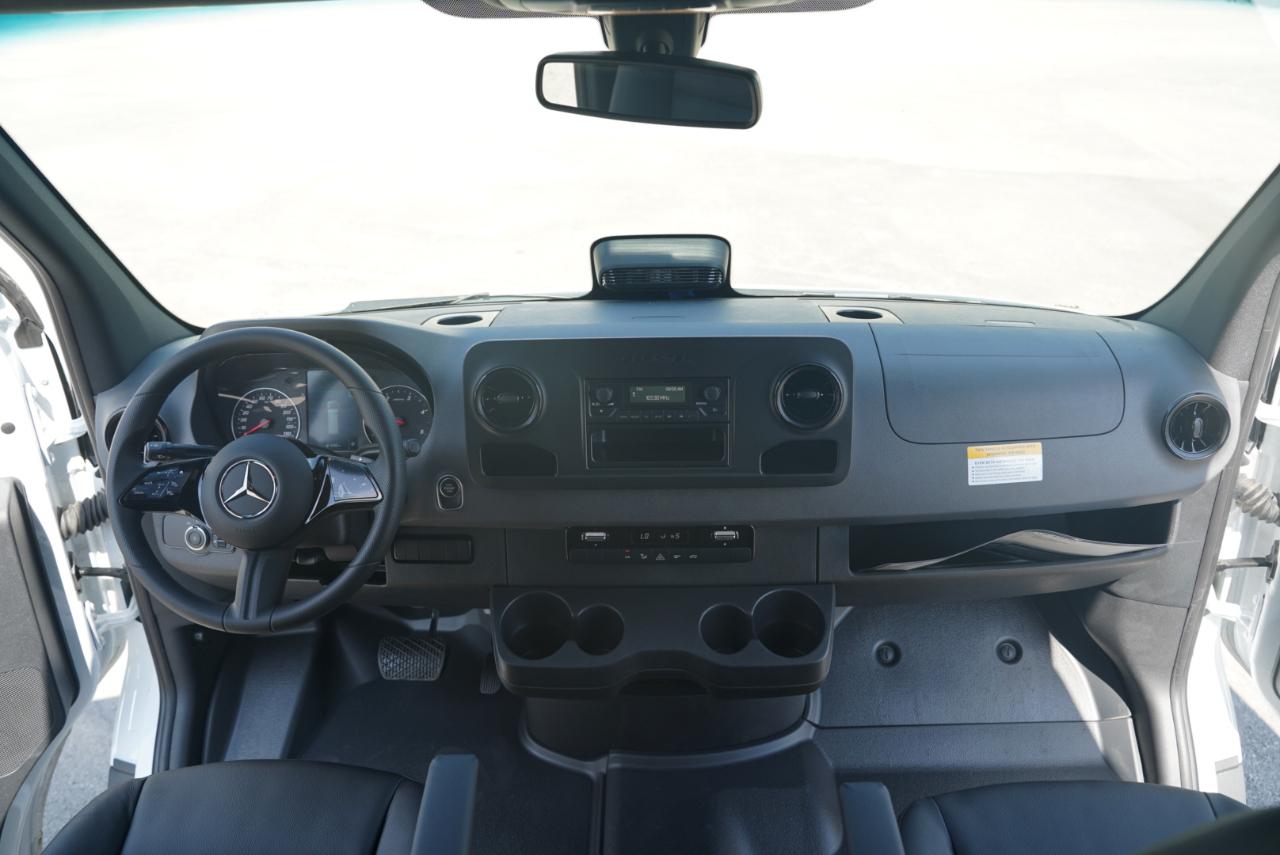 Mercedes-Benz Sprinter Cargo Van 2500 High Roof I4 Diesel 170" RWD 2025