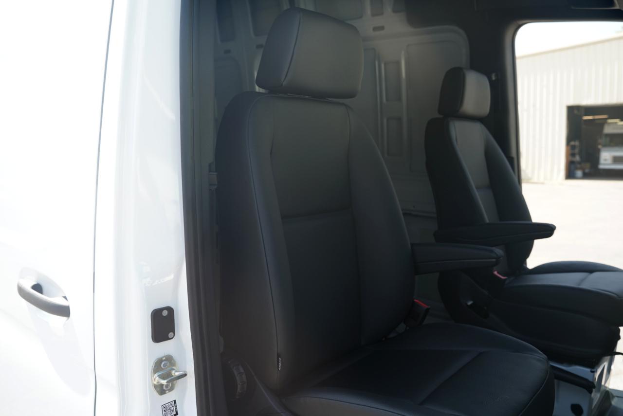 Mercedes-Benz Sprinter Cargo Van 2500 High Roof I4 Diesel 170" RWD 2025