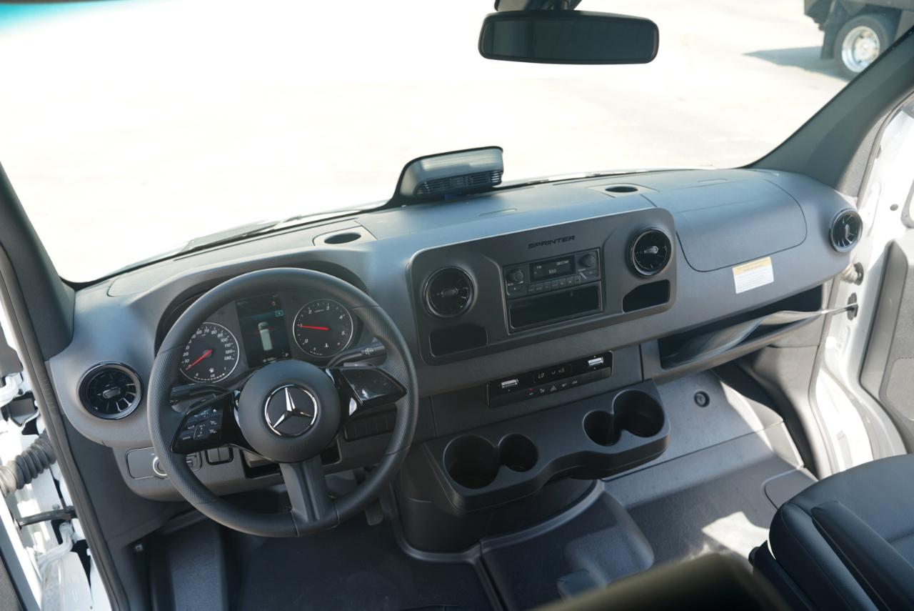 Mercedes-Benz Sprinter Cargo Van 2500 High Roof I4 Diesel 170" RWD 2025