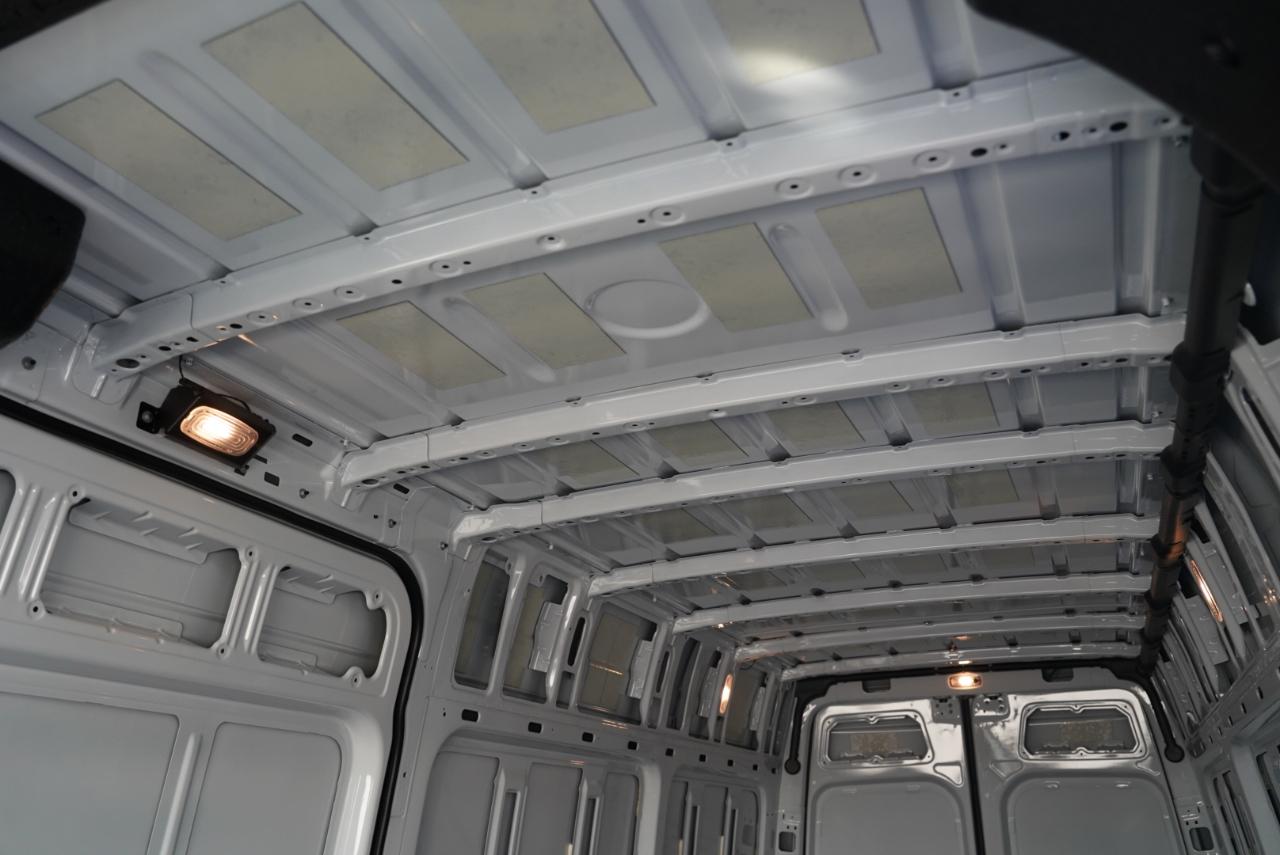 Mercedes-Benz Sprinter Cargo Van 2500 High Roof I4 Diesel 170" RWD 2025