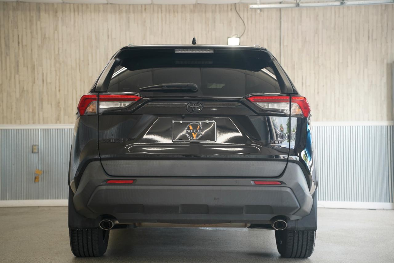 Toyota RAV4 XLE Premium AWD (Natl) 2021
