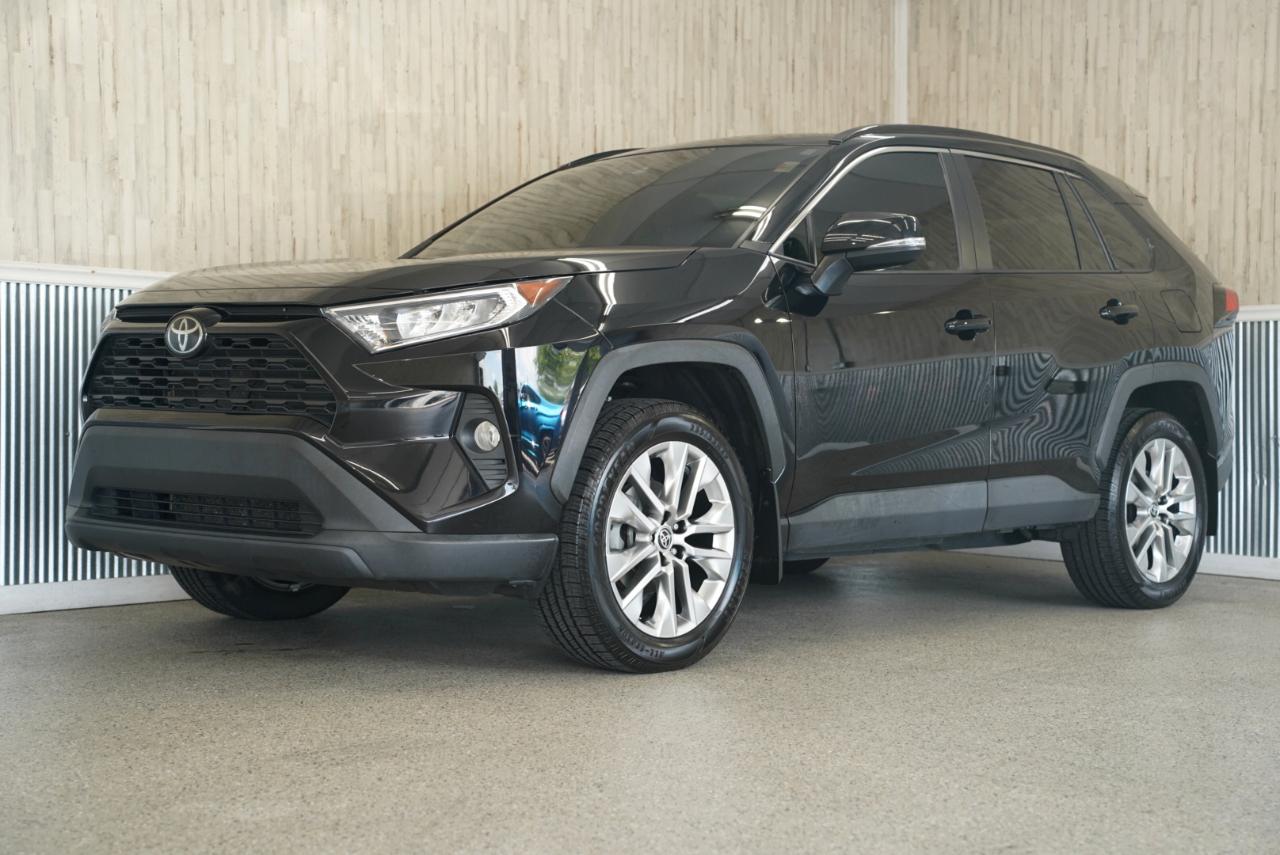 Toyota RAV4 XLE Premium AWD (Natl) 2021