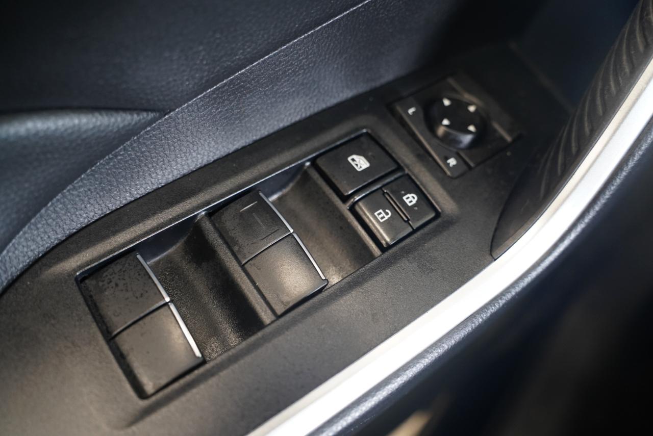 Toyota RAV4 XLE Premium AWD (Natl) 2021