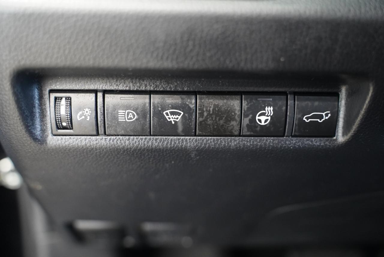 Toyota RAV4 XLE Premium AWD (Natl) 2021