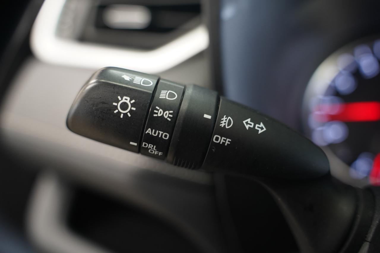 Toyota RAV4 XLE Premium AWD (Natl) 2021