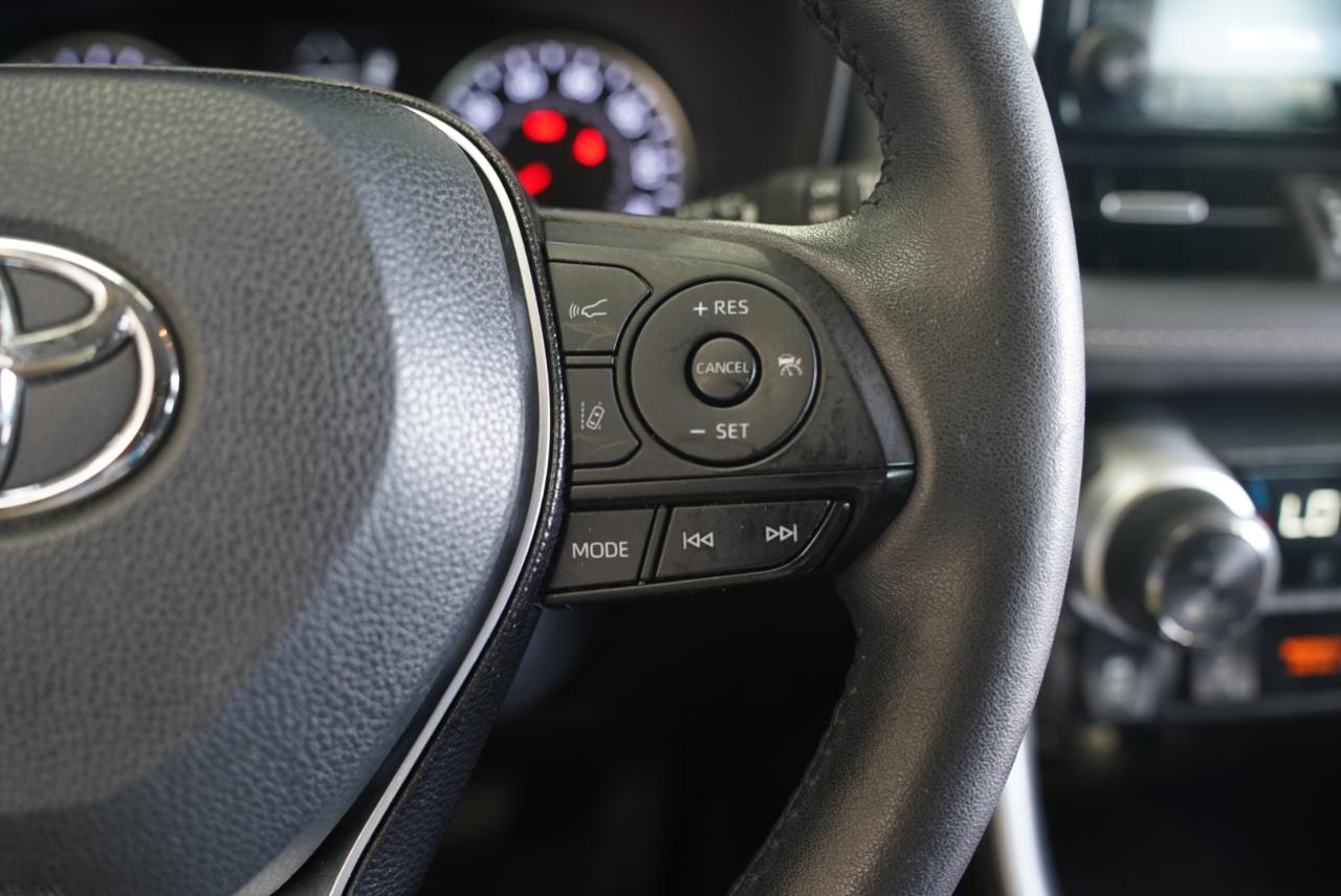 Toyota RAV4 XLE Premium AWD (Natl) 2021