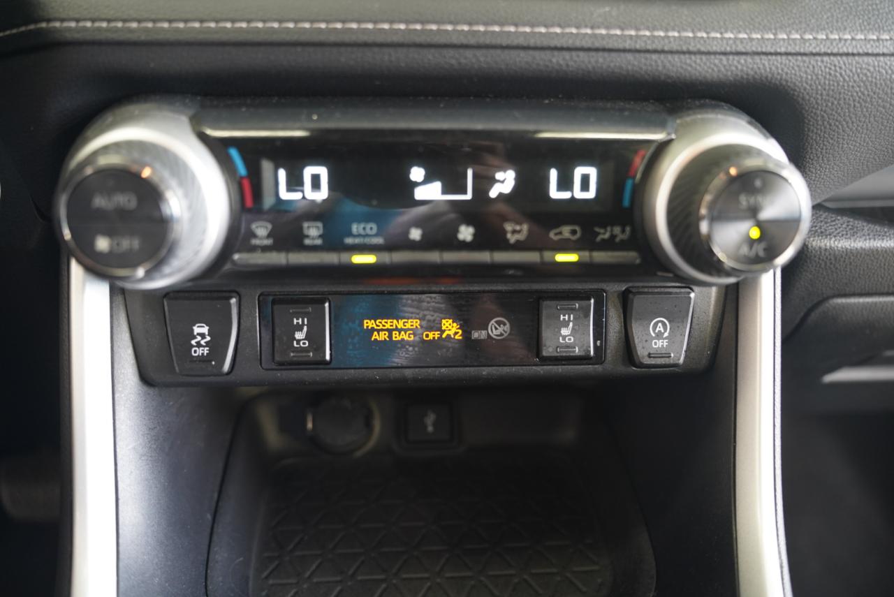 Toyota RAV4 XLE Premium AWD (Natl) 2021
