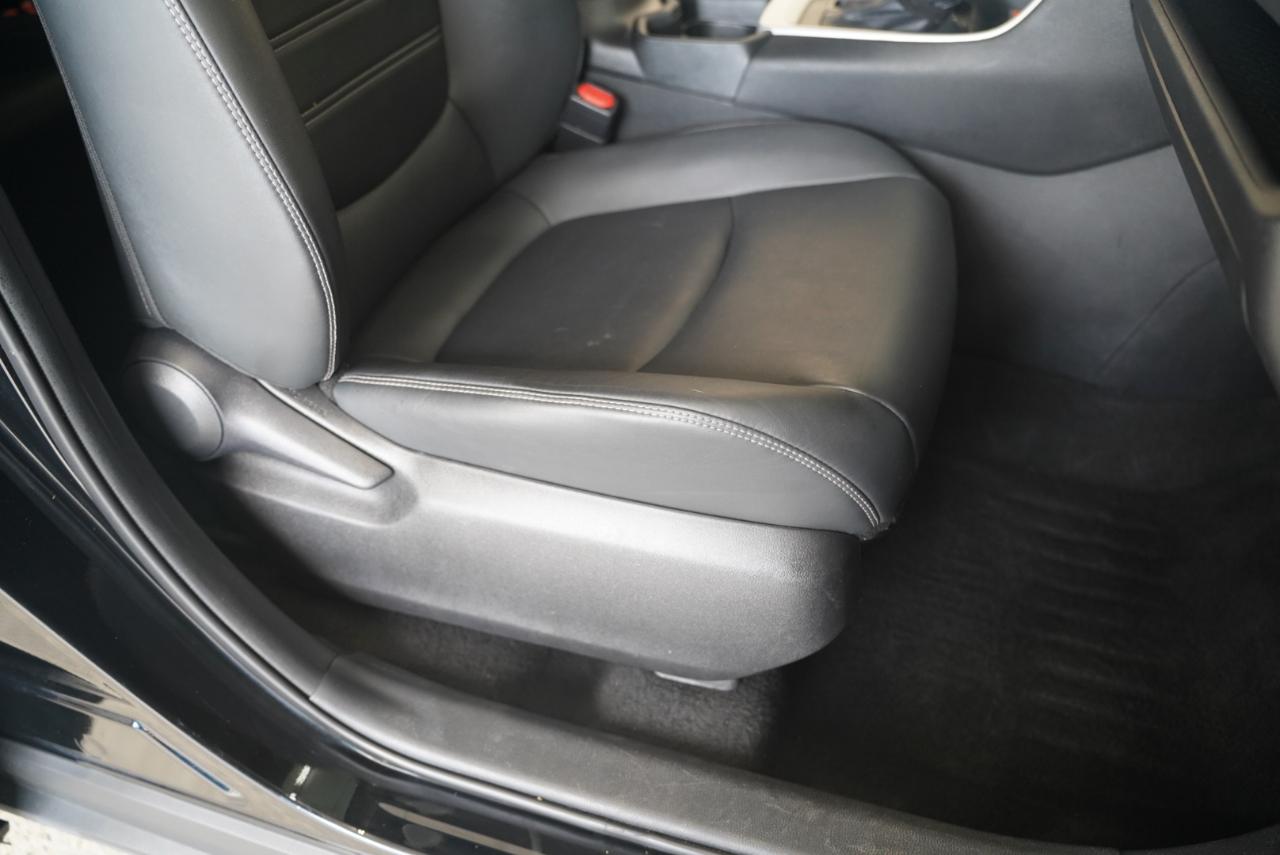 Toyota RAV4 XLE Premium AWD (Natl) 2021