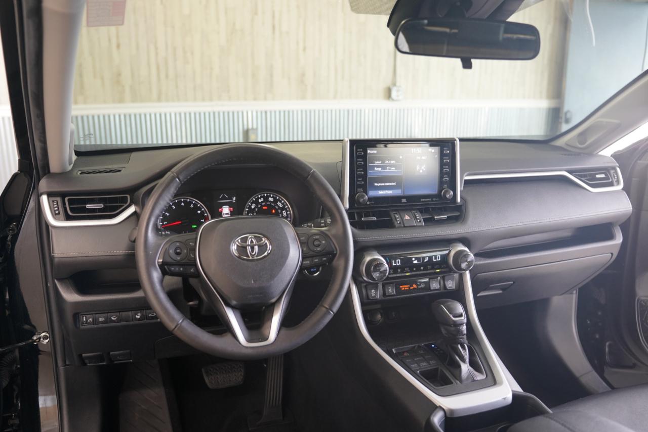 Toyota RAV4 XLE Premium AWD (Natl) 2021