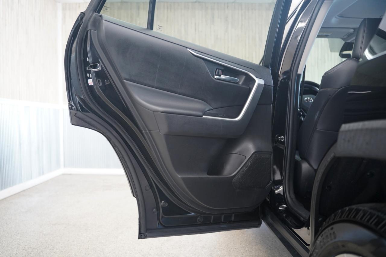 Toyota RAV4 XLE Premium AWD (Natl) 2021
