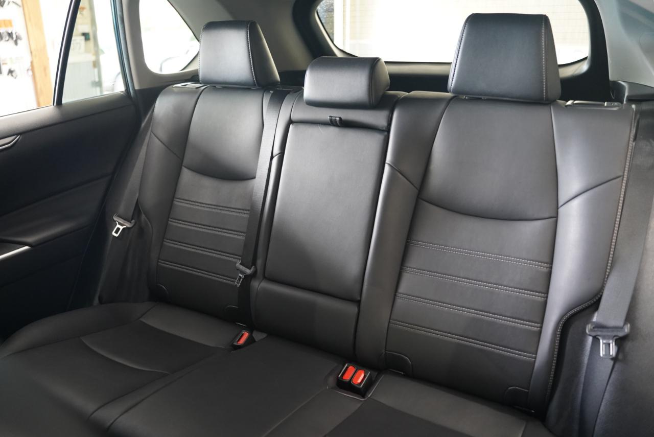 Toyota RAV4 XLE Premium AWD (Natl) 2021