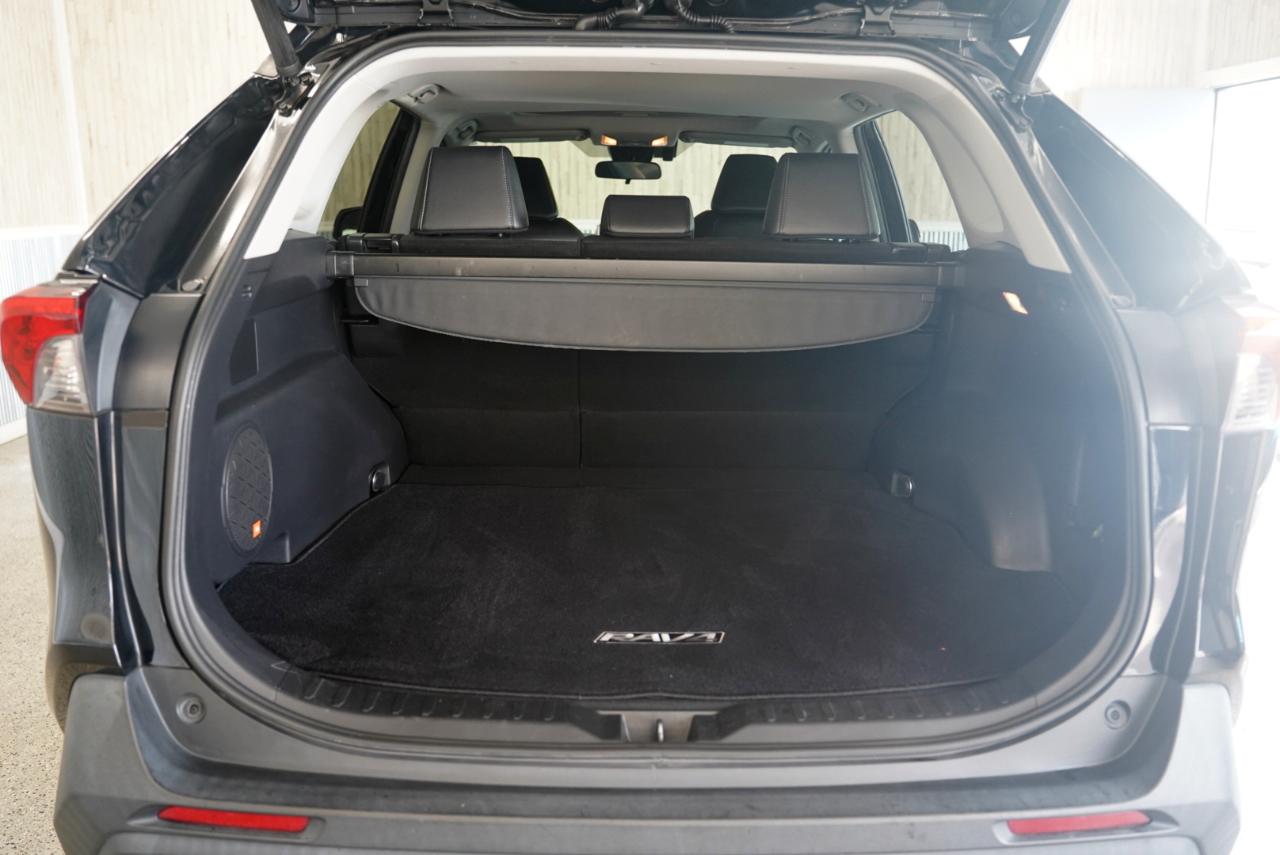 Toyota RAV4 XLE Premium AWD (Natl) 2021