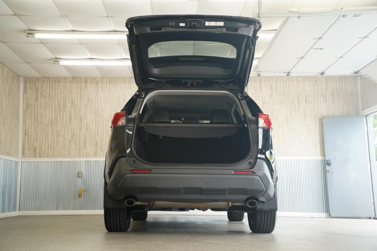 Toyota RAV4 XLE Premium AWD (Natl) 2021