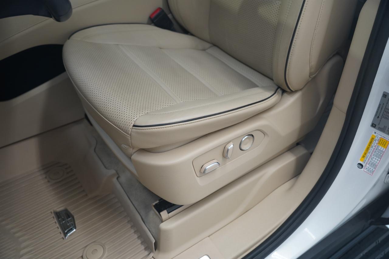 Cadillac Escalade 4WD 4dr Premium Luxury 2021