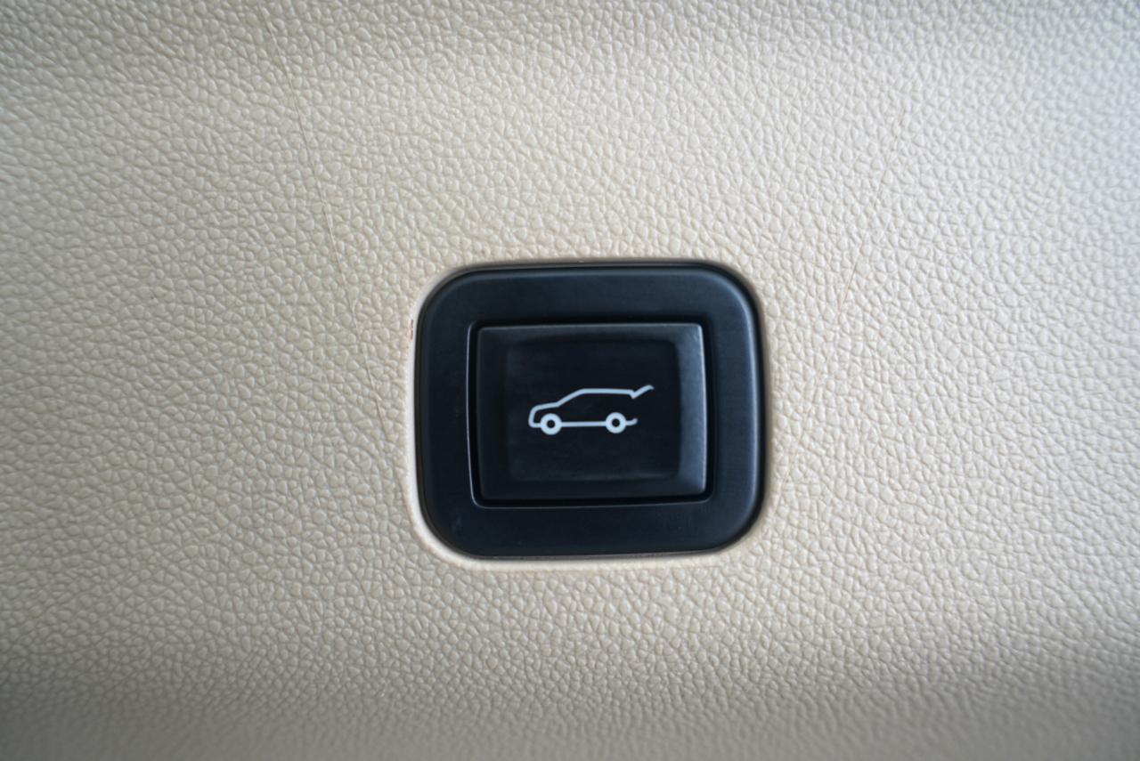 Cadillac Escalade 4WD 4dr Premium Luxury 2021
