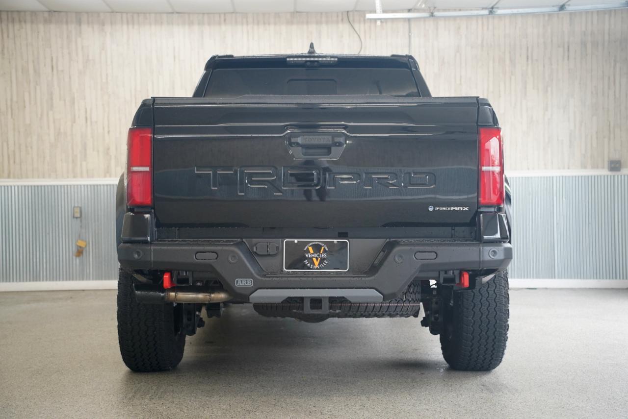 Toyota Tacoma 4WD  2025