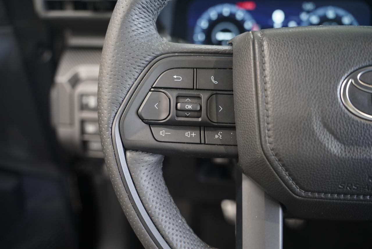 Toyota Tacoma 4WD  2025