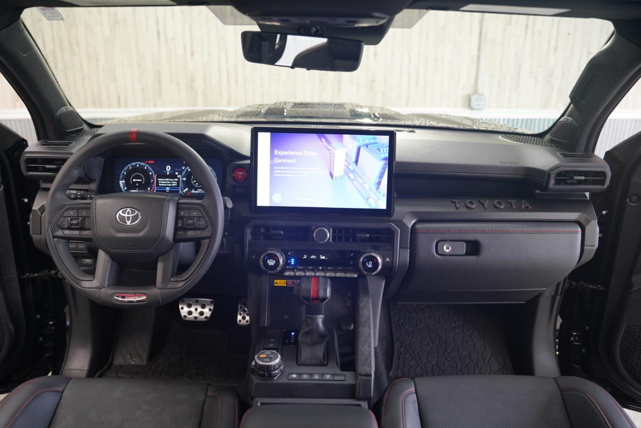 Toyota Tacoma 4WD  2025
