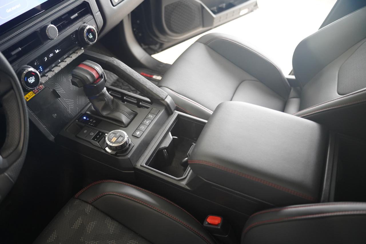 Toyota Tacoma 4WD  2025