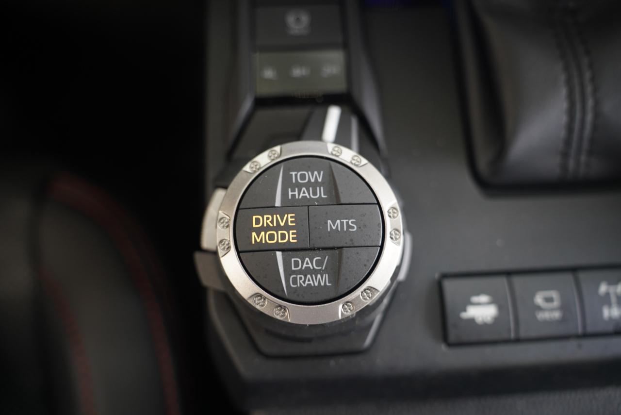Toyota Tacoma 4WD  2025