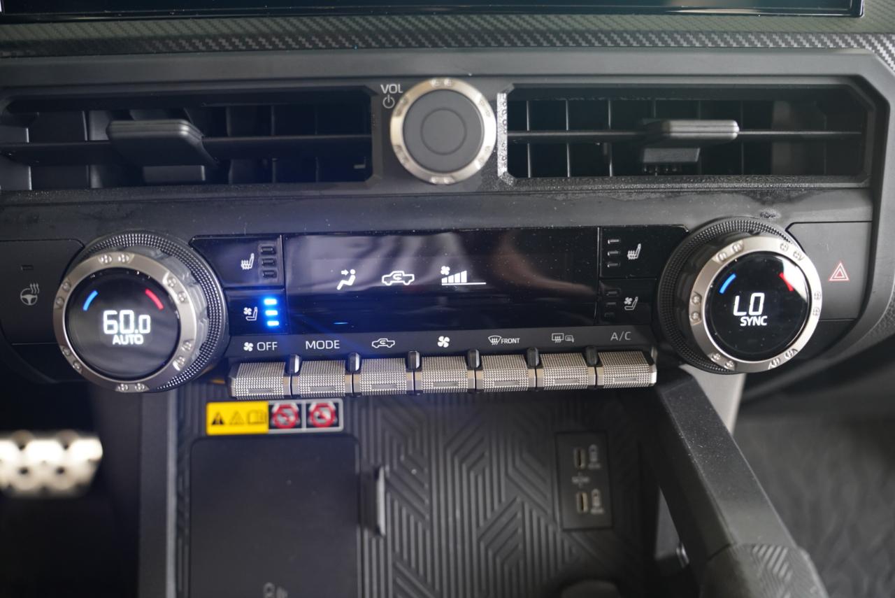Toyota Tacoma 4WD  2025