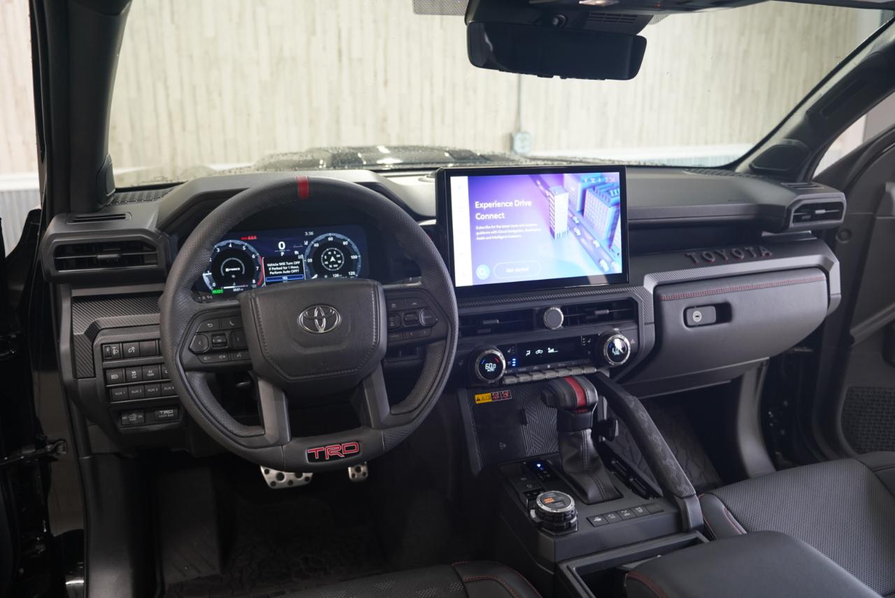 Toyota Tacoma 4WD  2025