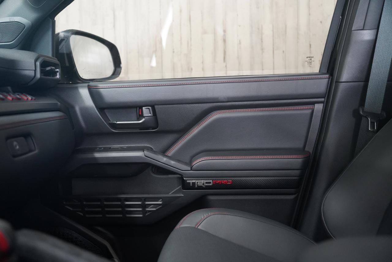 Toyota Tacoma 4WD  2025