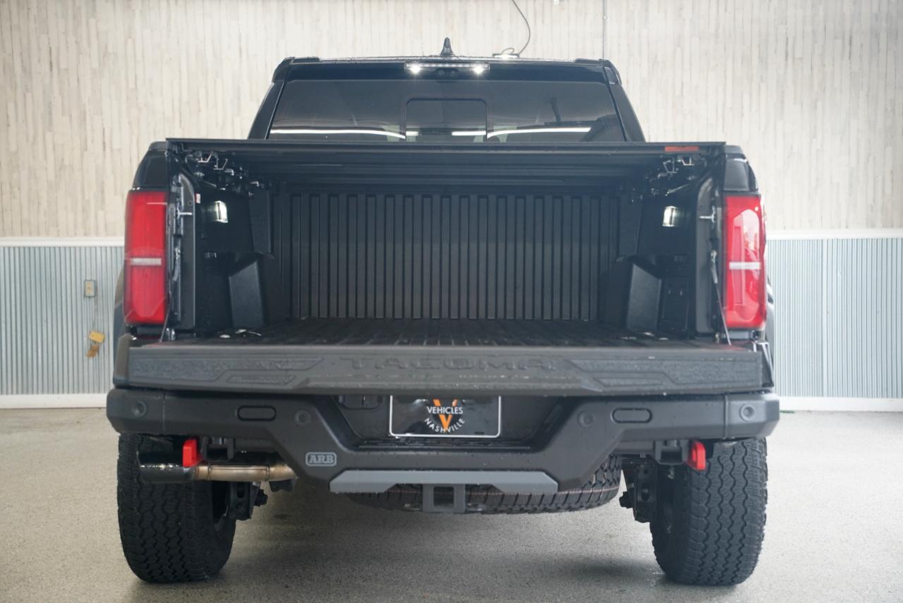Toyota Tacoma 4WD  2025