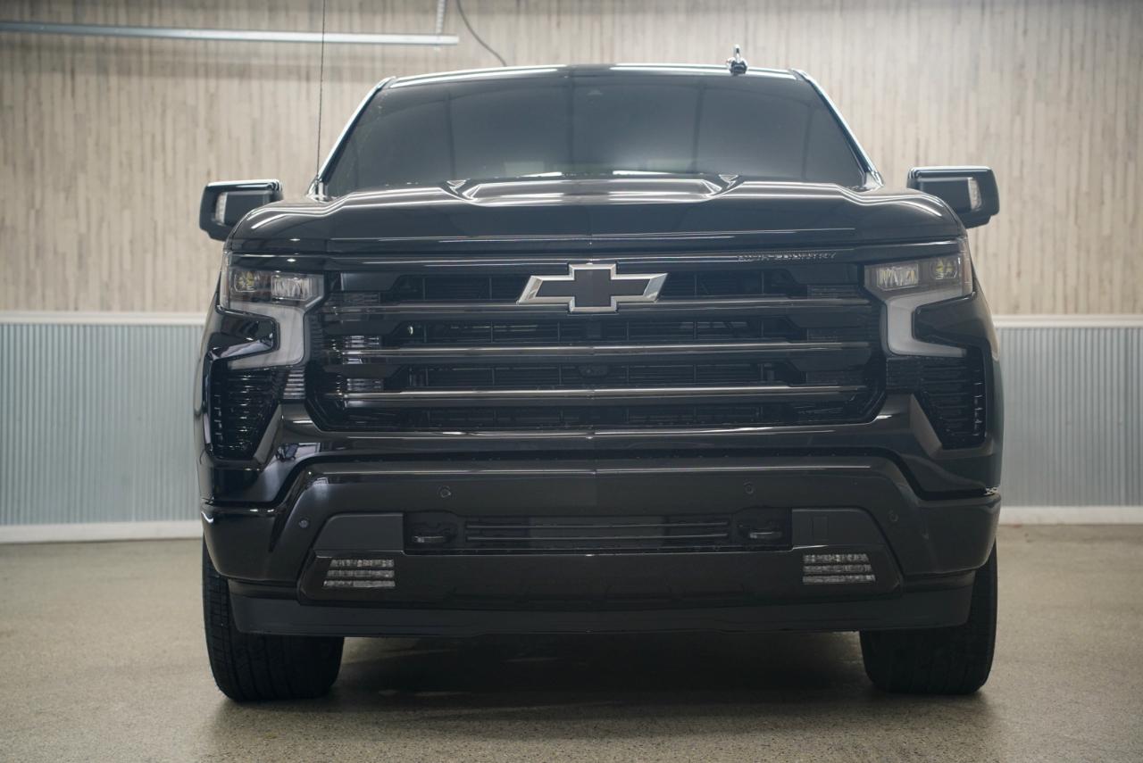 Chevrolet Silverado 1500 4WD Crew Cab 147" High Country 2025