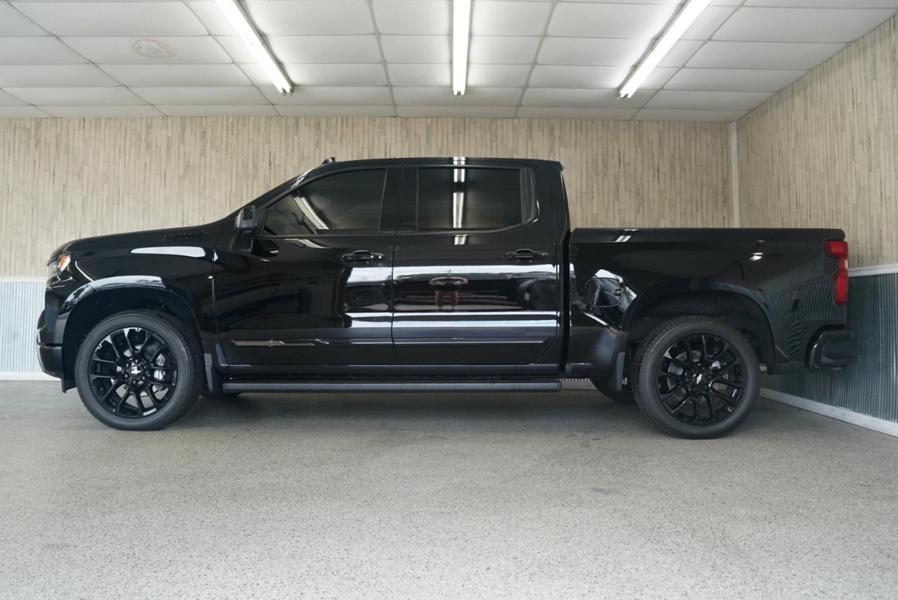 Chevrolet Silverado 1500 4WD Crew Cab 147" High Country 2025