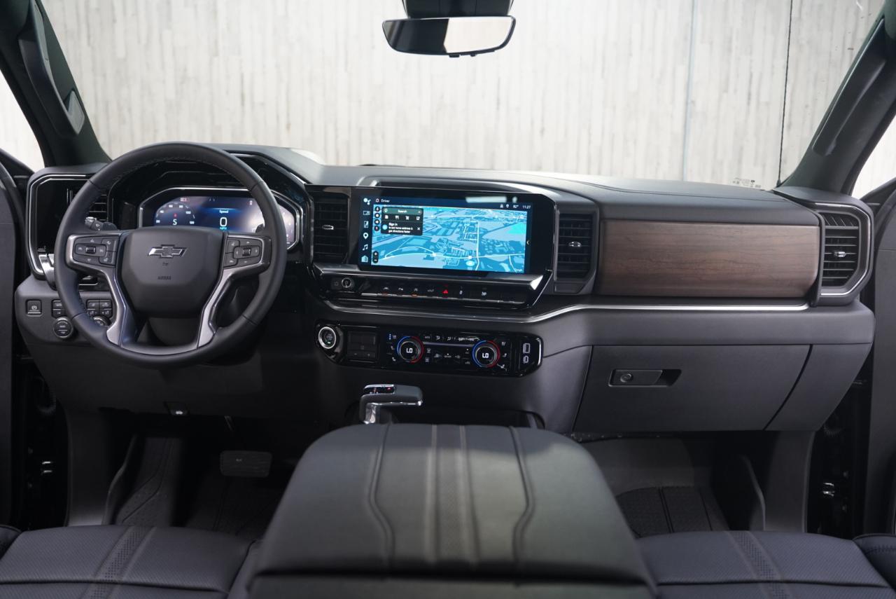 Chevrolet Silverado 1500 4WD Crew Cab 147" High Country 2025