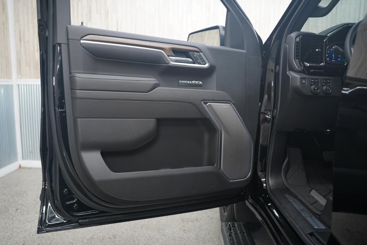 Chevrolet Silverado 1500 4WD Crew Cab 147" High Country 2025