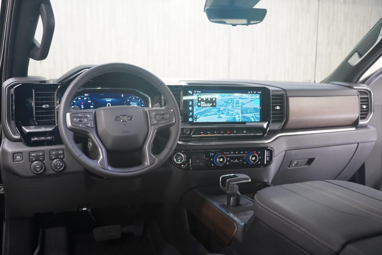 Chevrolet Silverado 1500 4WD Crew Cab 147" High Country 2025