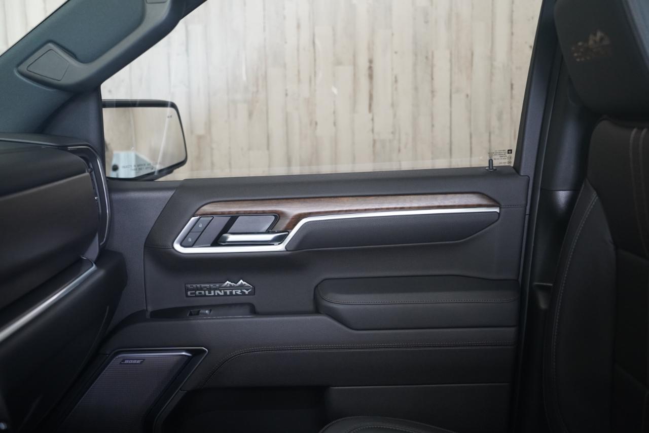 Chevrolet Silverado 1500 4WD Crew Cab 147" High Country 2025