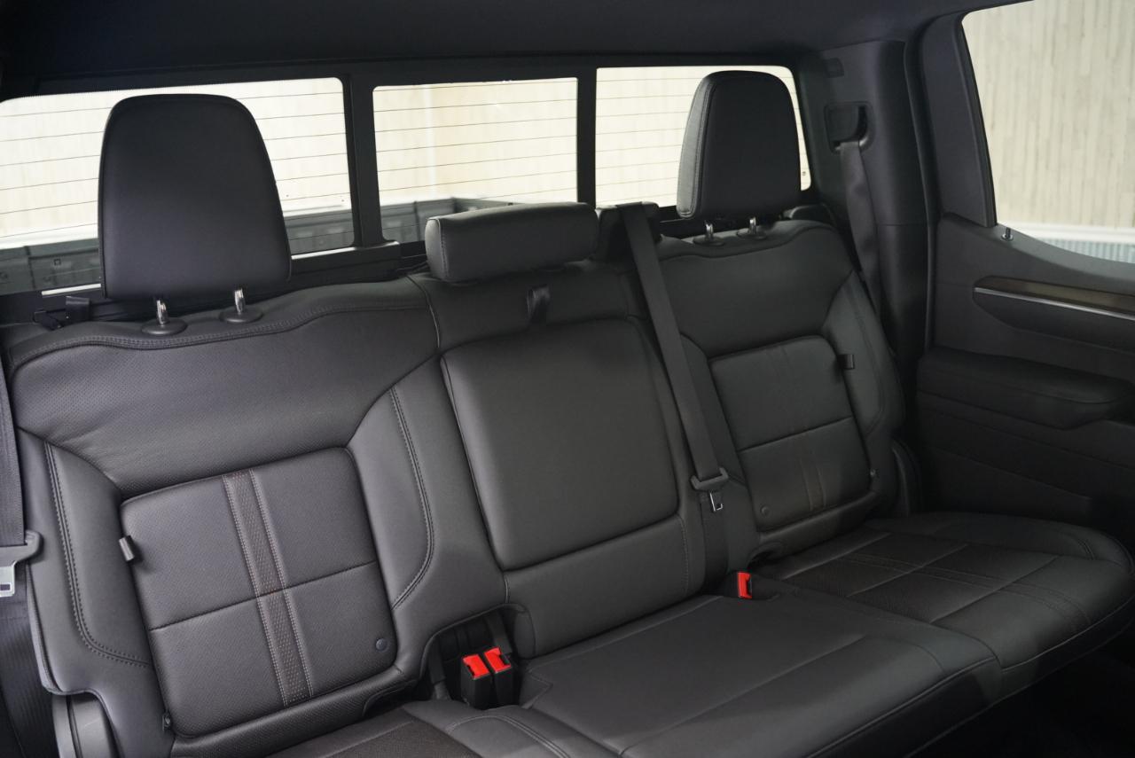 Chevrolet Silverado 1500 4WD Crew Cab 147" High Country 2025