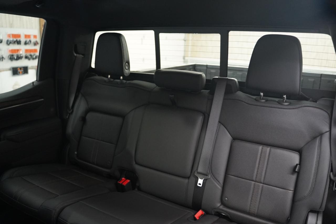 Chevrolet Silverado 1500 4WD Crew Cab 147" High Country 2025