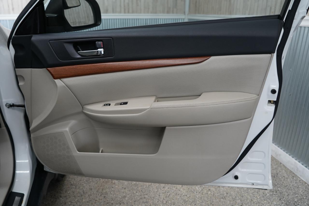 Subaru Outback 4dr Wgn H4 Auto 2.5i Limited 2013