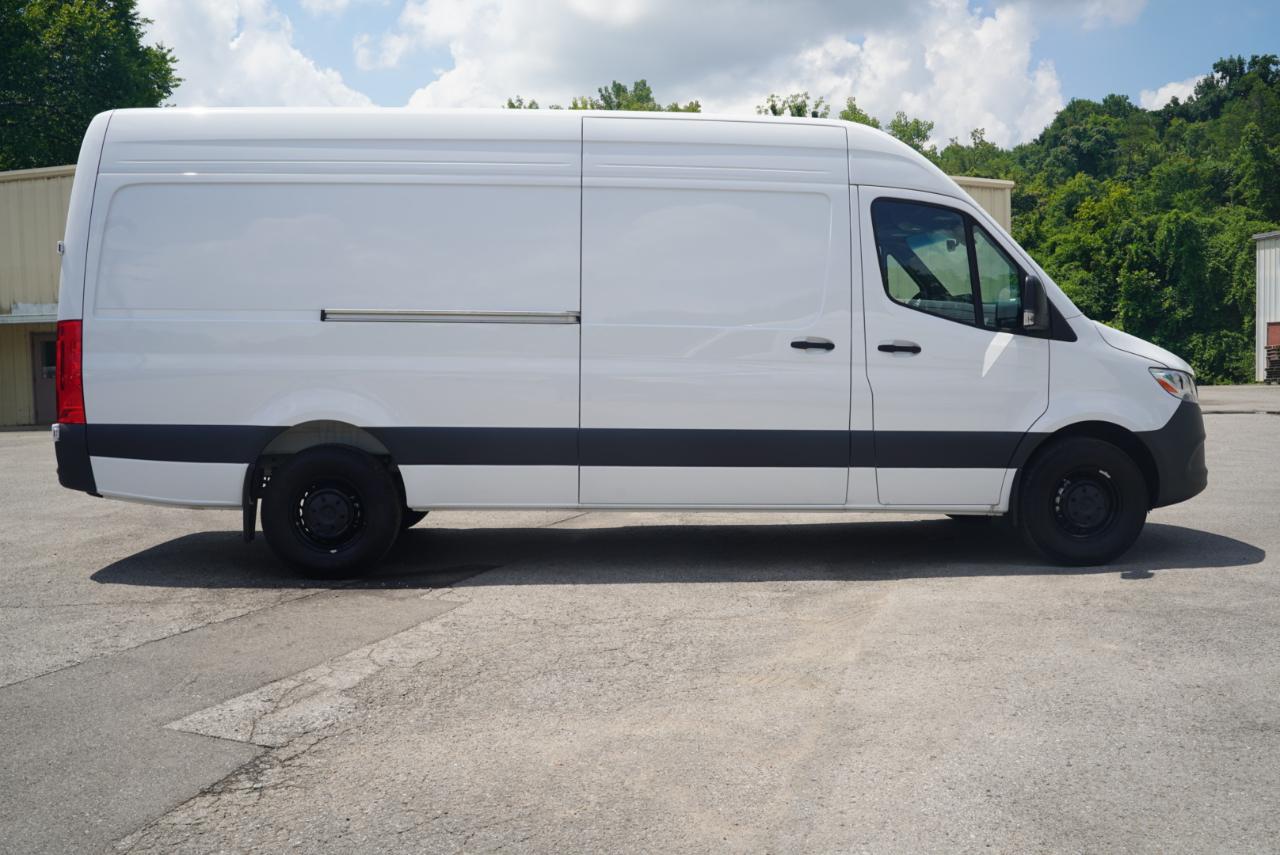 Mercedes-Benz Sprinter Cargo Van 2500 High Roof I4 Diesel 170" RWD 2025