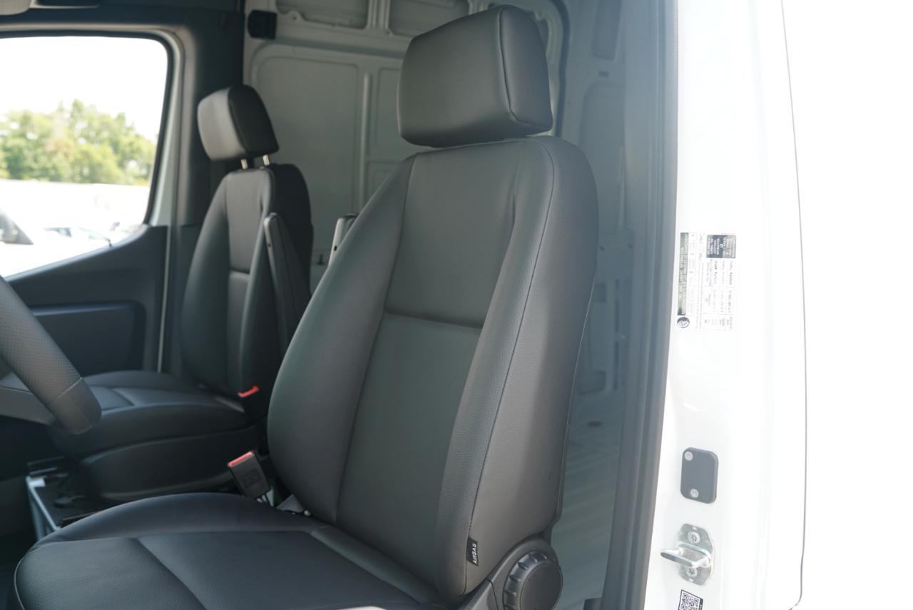 Mercedes-Benz Sprinter Cargo Van 2500 High Roof I4 Diesel 170" RWD 2025