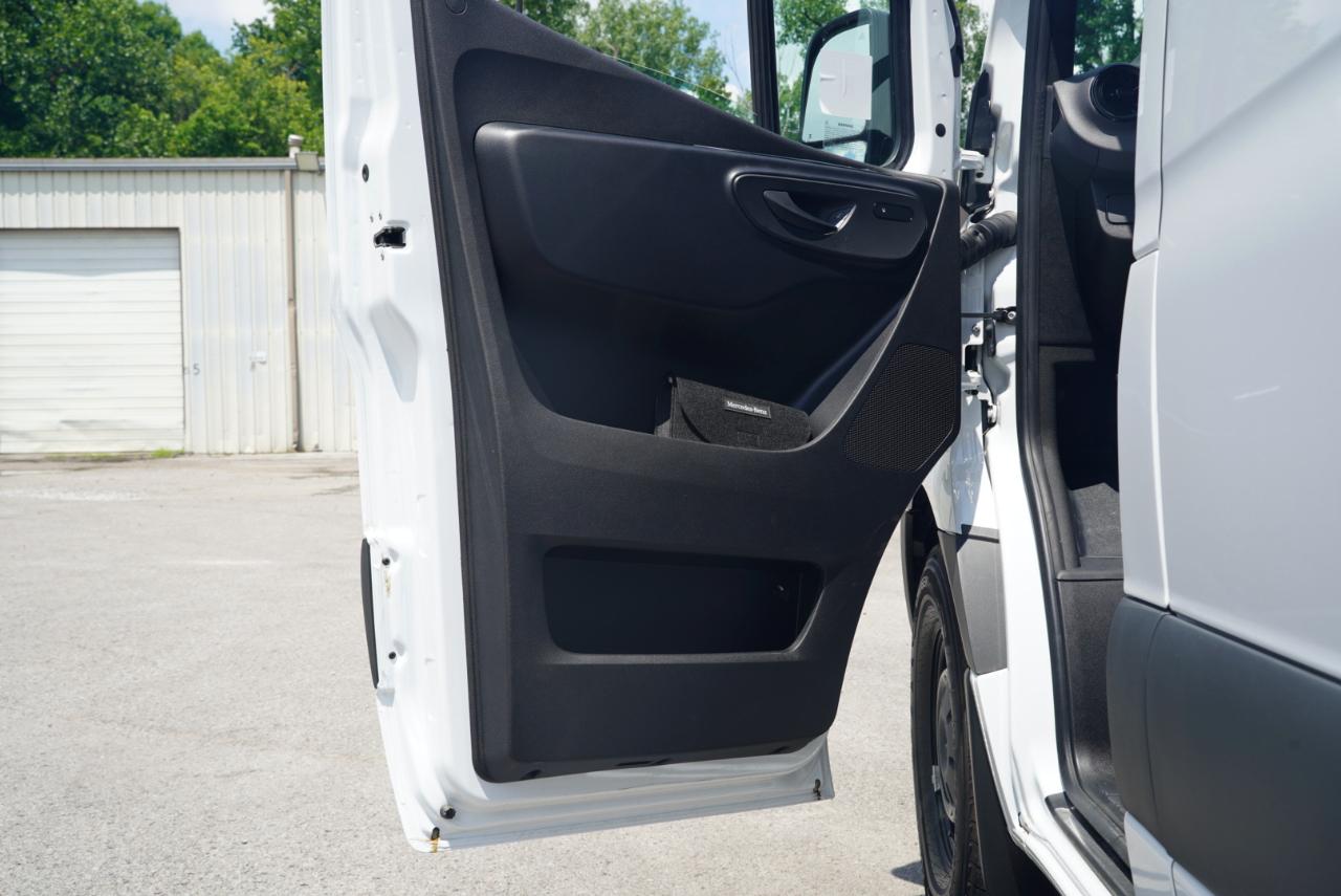 Mercedes-Benz Sprinter Cargo Van 2500 High Roof I4 Diesel 170" RWD 2025