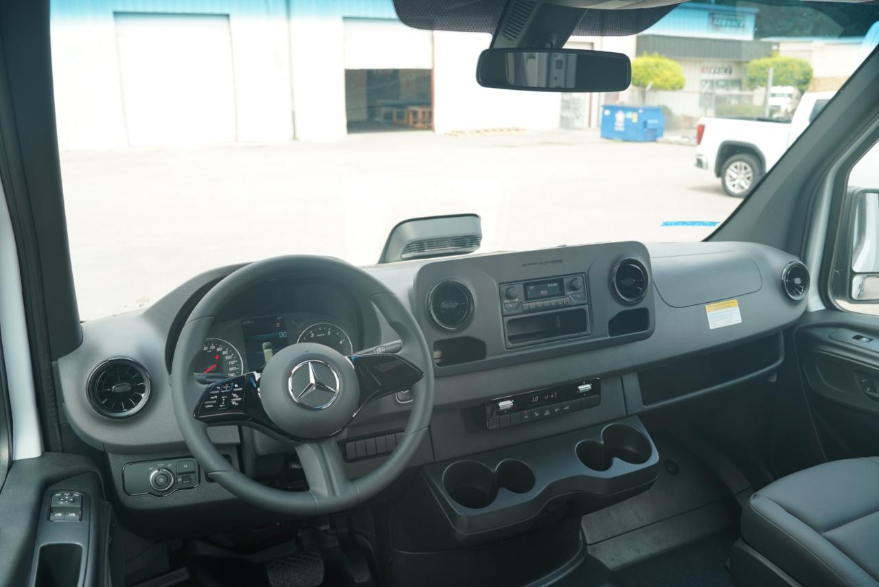 Mercedes-Benz Sprinter Cargo Van 2500 High Roof I4 Diesel 170" RWD 2025
