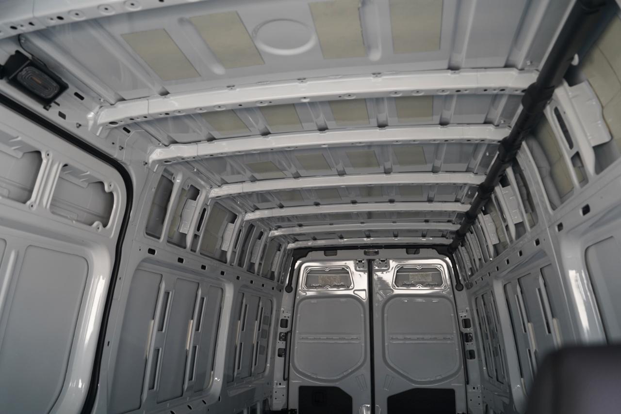 Mercedes-Benz Sprinter Cargo Van 2500 High Roof I4 Diesel 170" RWD 2025